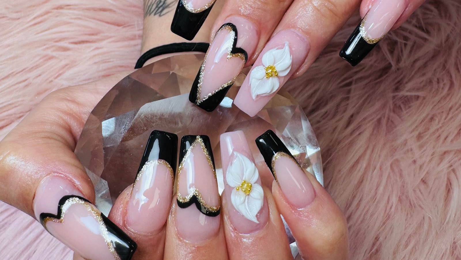 Kay's Nails & Spa East Side( Belmont Shopping Center ) logo